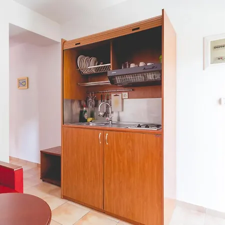 Yianna Apartment