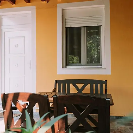 Yianna Apartment Nea Mesagkala