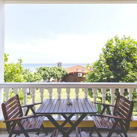 Yianna Apartment Nea Mesagkala