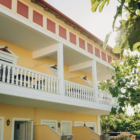 Apartment Yianna Nea Mesagkala