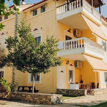 Yianna Apartment
