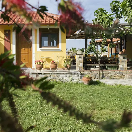 Yianna Apartament Néa Meságkala